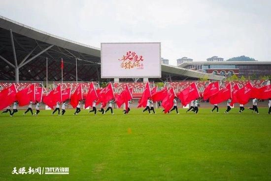 纯挚8岁女孩，被诬控为险恶女巫！世界无奇不有，小女孩竟是女巫？扰人异事产生在非洲尚比亚小村子，衰事来得又急又猛，受波及的倒霉村平易近将矛头指向恰好在现场的八岁女孩，说她就是扫把星、狠毒女巫！颠末潦草的审讯，女孩被政府判死，押送到女巫园区听候措置。她被强迫捆上限制飞翔的缎带。若自行剪失落，就暗示愿意被当做山羊宰杀；若选择留着，就可以当个自豪的「人平易近公巫」，为国度的不雅光经济出一份力。巫术壮大者，更能协助公权利办案、行销农产物，乃至为天旱祈雨。不想死的小女孩，决议闯出一场惊天泣地的女巫人生！